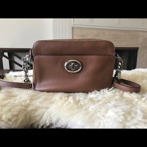 BNWT!! Coach Turnlock Camera Bag